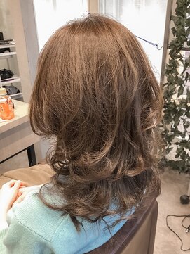 ビースリー ロア ミディアム×イルミナカラー 2/26