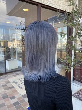 アース コアフュールボーテ 東松山店(EARTH coiffure beaute) グレーカラーダブルカラーケアブリーチ切りっぱなし
