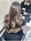艶感　ロングヘア　韓国ヘア　透明感カラー　ベージュカラー