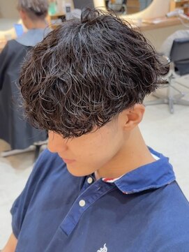 ヒビヲ(HIBIO) 波巻きパーマメンズパーマツイストスパイラルパーマ横浜西口30代