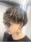 渋谷緩め波巻きスパイラルパーマメンズハイライトシャドウパーマ