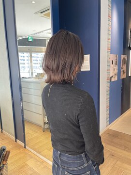 コワファースト 大分(COIFF1RST) ボブウルフスタイルのグレージュカラー