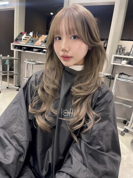 リリー(Lilley) 赤みなしカラー×小顔レイヤー×韓国風巻き×髪質改善