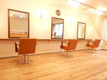 レアリス ヘアーデザイン(REALIS hair design)の写真/【居心地の良さが評判】一人ひとりに寄り添う丁寧な施術で理想のスタイルを叶える◎髪色チェンジもお任せ♪