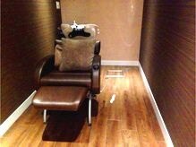 サイズ バイ グリットアヴェダ ららぽーと海老名店(XXXY'S by grit AVEDA)の雰囲気（半フラットのシャンプー台でリラックスtimeに最適　AVEDA海老名）