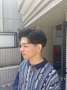 ウェルネス(Wellness) スキンフェードツイストスパイラルセンターパートサイドパート8