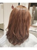 ミディアムローレイヤーの軽やかなパーマスタイル☆彡