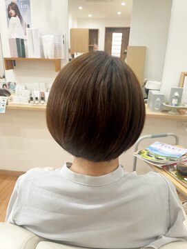 メメ(meme) えりあしツーブロックボブ