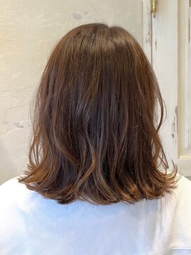 カムジーヘッド(COMEGHEAD) ミルクティベージュカラーミニボブ大人ショートボブショート