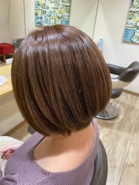 ラファンス 栗林店(LaFENCE) 丸みショートボブ/艶カラーブラウン