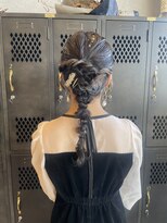 アチーブ ヘア デザイン(achieve hair design)&nbsp;編みおろしドレスヘア 結婚式 お呼ばれ 二次会成人式卒業式