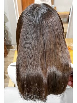 ミニマル(MINIMAL) 極上ツヤ髪ストレート＋髪質改善カラー＋美髪TR＋カット
