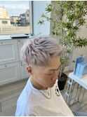 ジェットモヒカンアップバングショート　ホワイトベージュ