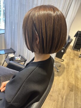 ハナビ(Hanabi) 前下がりボブ