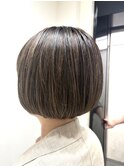 大人ショート白髪ぼかし