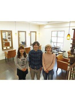 スタイリスト3人のアットホームなサロン☆カフェのような可愛い店内で、日頃の疲れも癒される♪