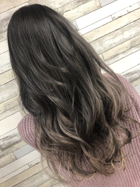 【hair lounge viviana】シルバーカラーアッシュグラデーション