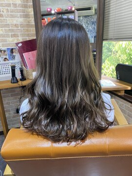 メルティエ(Mertie) アッシュベージュ【mertie 錦糸町】