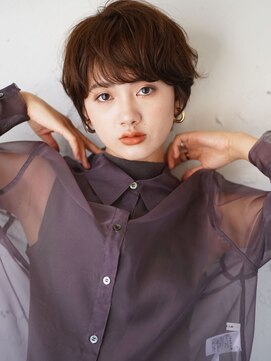 ロミー 本厚木(ROMMY.) ナチュラルカールが大人セクシーを引き立てる / ROMMY.本厚木