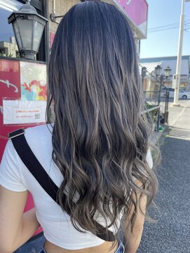 フェイスティ(feisty) gray gradation
