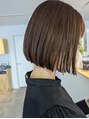 トキ(toki)&nbsp;視線な重みのナチュラルボブ。内巻きも、外巻きもOK