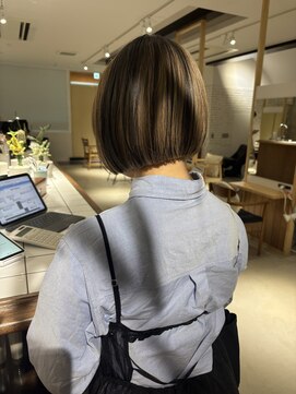 ニュア(neua) ローライト.ハイトーンボブ.奈良.橿原神宮前