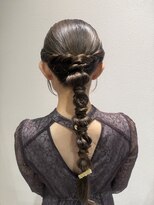 ティエナビューティー(TIENA BEAUTY)&nbsp;結婚式お呼ばれヘア　編みおろし