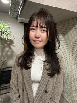 クルミ(kurumi) 柔らかく揺れるミディレイヤー