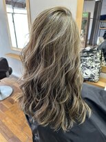 ジョリ フィーユ(jolie fille)&nbsp;メリハリしっかり明るめ海外風ハイライト