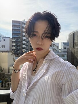 ケイ(K) フェザーパーマで作るセンターパート