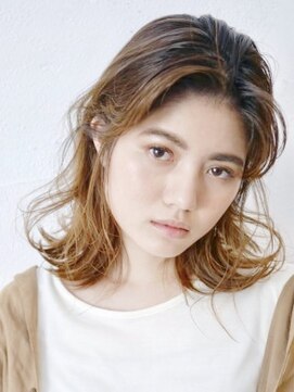 アース 流山おおたかの森店(HAIR&MAKE EARTH) ウエットな質感のウェーブミディ