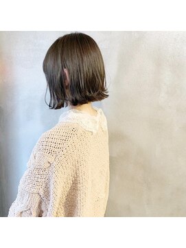 ミント(mint) 透明感グレー。暗めでも透け感。