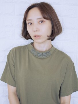 ノイン(noine) 青の照明は、女性を綺麗に見せる光らしい( ミセス）