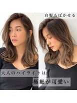 トルネード(TORNADO)&nbsp;白髪をぼかせる大人の極細ハイライトレイヤースタイル　n12.2