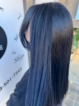 シップ(Ship) くろい　あお