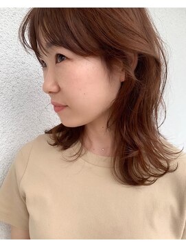 エメリー 甲府東店(AMELY) 抜け感をプラス外ハネミディ