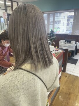 トップヘアー 中庄店(TOP HAIR fuapua) ホワイトグレージュ 【 mery 】