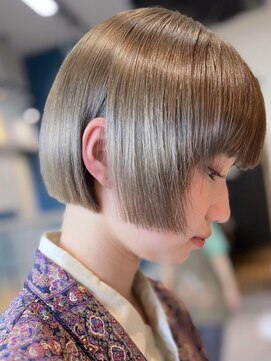 リノショアーズ 元町店(RINOSHORES) 20代30代大人可愛い艶感ミルクティーベージュケアブリーチ