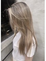 フリーラ 京都河原町三条店(freera)&nbsp;【kiho】くすみベージュ ×  ハイライトカラー