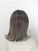 バレイヤージュ/グレーアッシュ/切りっぱなしボブ