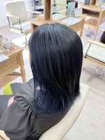 ロッコ 船橋駅(Rocco) 切りっぱなし ミディアムヘア ブルーブラック 船橋 船橋駅
