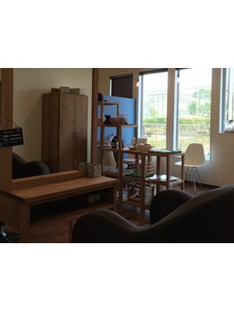 大人女性のお悩みにしっかり向き合い、髪の状態を見極めてご提案！あなたの魅力を最大限に引き出します。