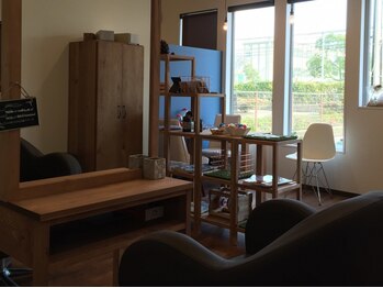 ブラン(BLANc)の写真/大人女性のお悩みにしっかり向き合い、髪の状態を見極めてご提案!あなたの魅力を最大限に引き出します。