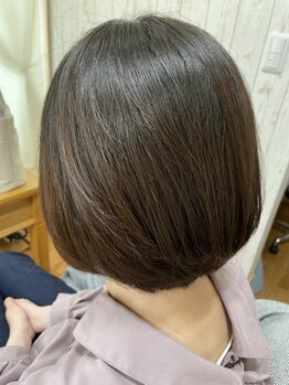 白髪をカバーし、透明感をプラス＊丁寧なカウンセリングで悩みや髪質に合わせた理想の髪色をご提案！
