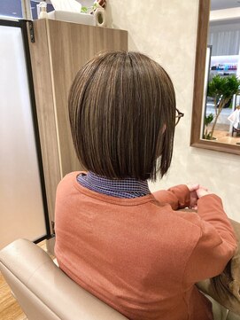 ミディアムヘア/暗めカラー/グランマッシュ/公津の杜