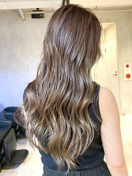 エリマ 調布(elima) 調布白髪ぼかしレイヤーボブベージュアッシュグレージュカラー