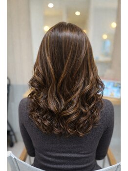 カームバイリベルタ(calm by Re:berta)の写真/【朝のお手入れを簡単に】なりたい雰囲気に合わせたパーマをサラ艶髪で、理想のスタイルに♪