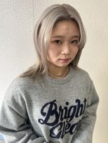サラビューティーサイト 九大学研都市店(SARA Beauty Sight)&nbsp;ホワイトシルバー【10代／20代】