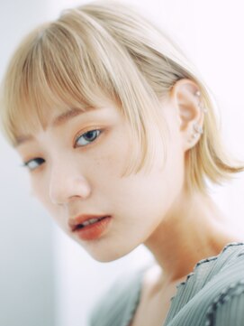 アッシュ 本牧店(Ash) ホワイトベージュ×外ハネボブ