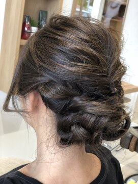 ヘアメイク アース ユーカリが丘店(HAIR & MAKE EARTH) 編み込みアップ